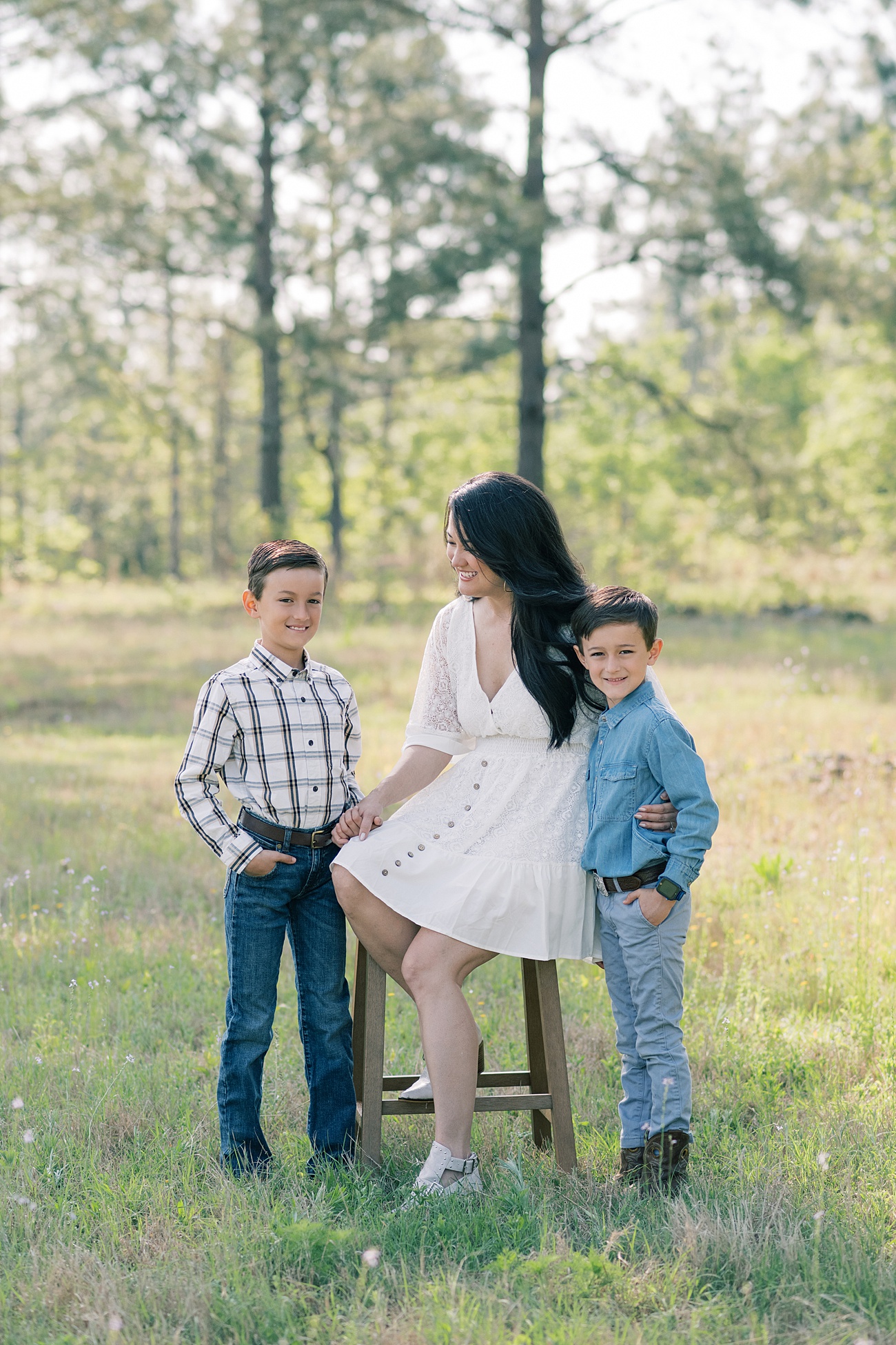 Outdoor spring motherhood portrait sessions